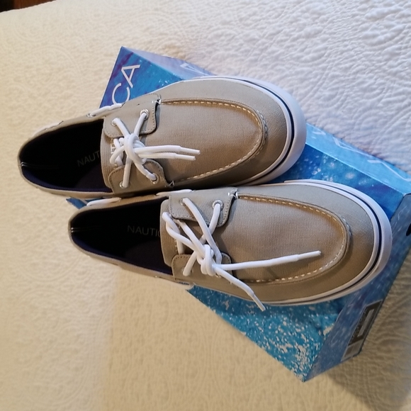 Nautica Tan Canvas Boat Shoes Size 1 